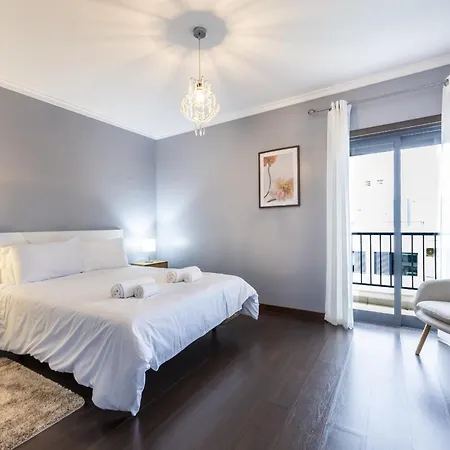 Ocean Horizon Luxury Apartment
