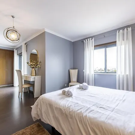 Ocean Horizon Luxury * Lagos