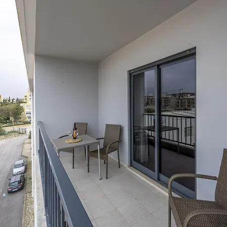 Ocean Horizon Luxury Apartment